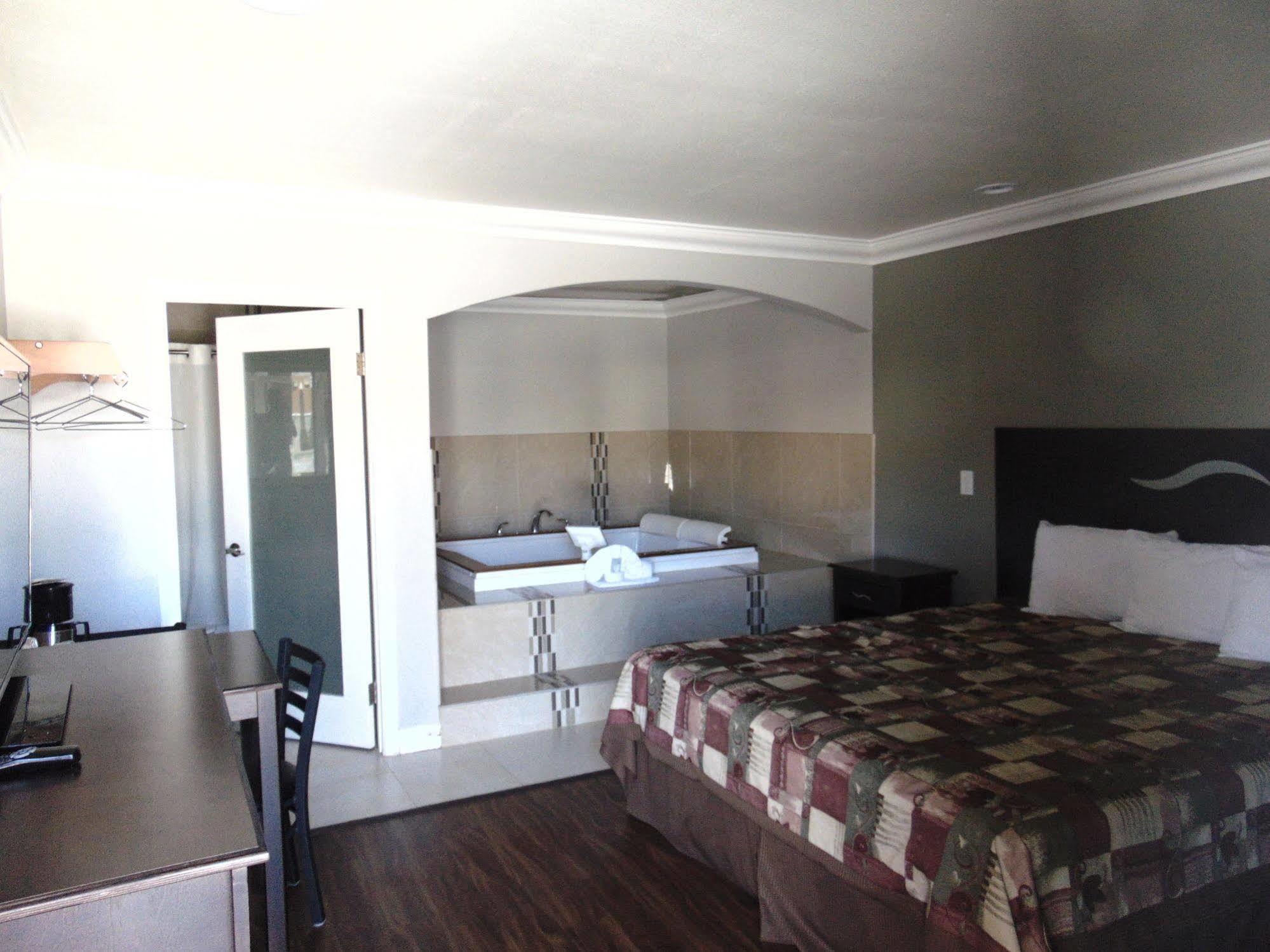 West Coast Inn Santa Ana Bagian luar foto