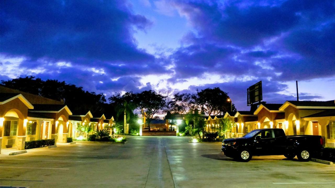 West Coast Inn Santa Ana Bagian luar foto
